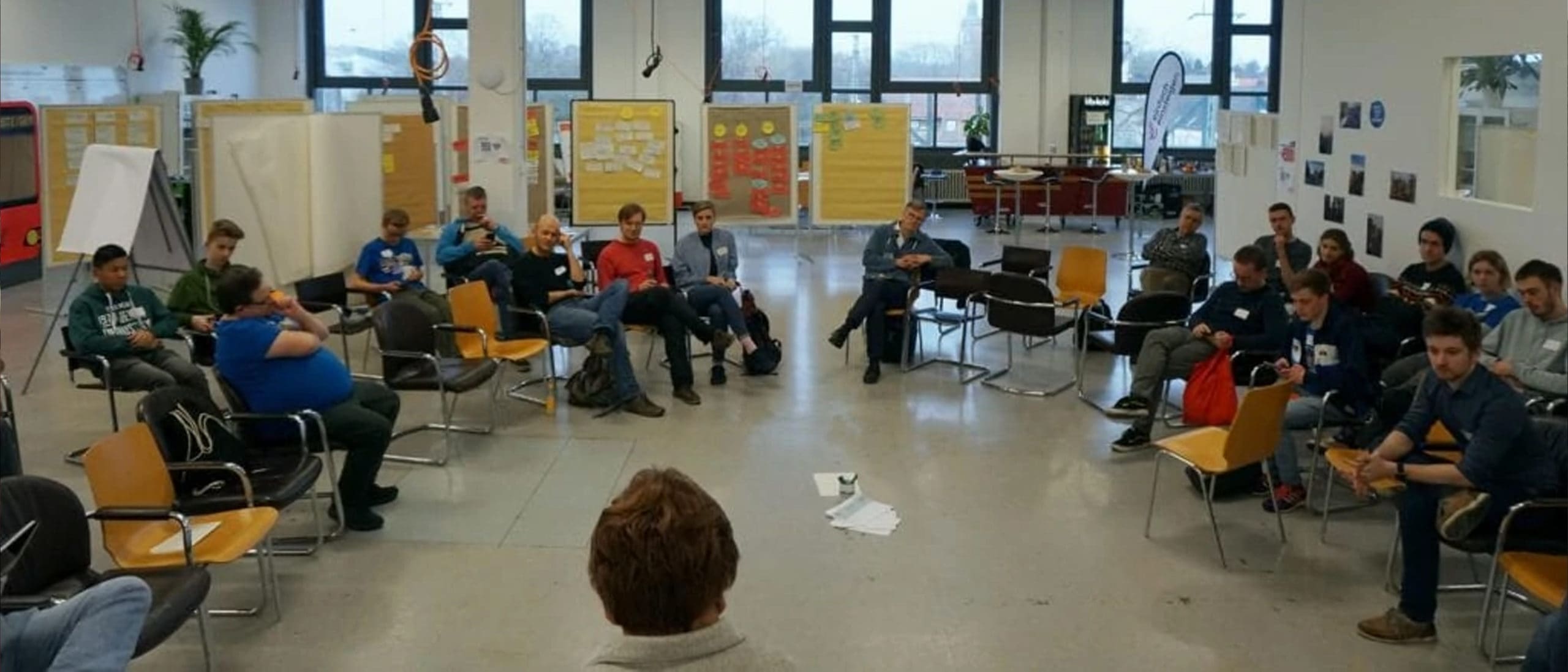 Foto eines Diskussionskreis vom Barcamp